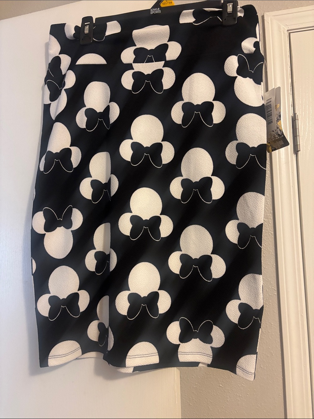 LuLaRoe Black and White Bow Pattern Pencil Skirt